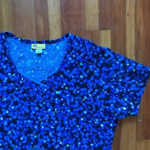 Wonderwink size L scrub top